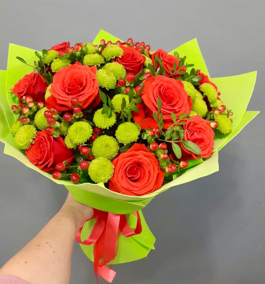 Букет цветов из: Хризантемы и Розы в Каргинской