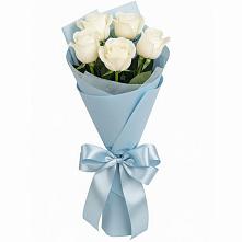 Букет 5 Белых роз Проуд в Каргинской
