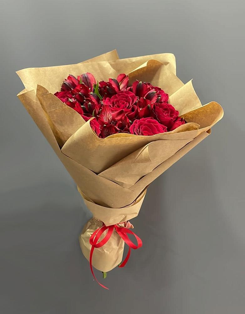 Букет цветов из: Альстромерии и Розы в Каргинской