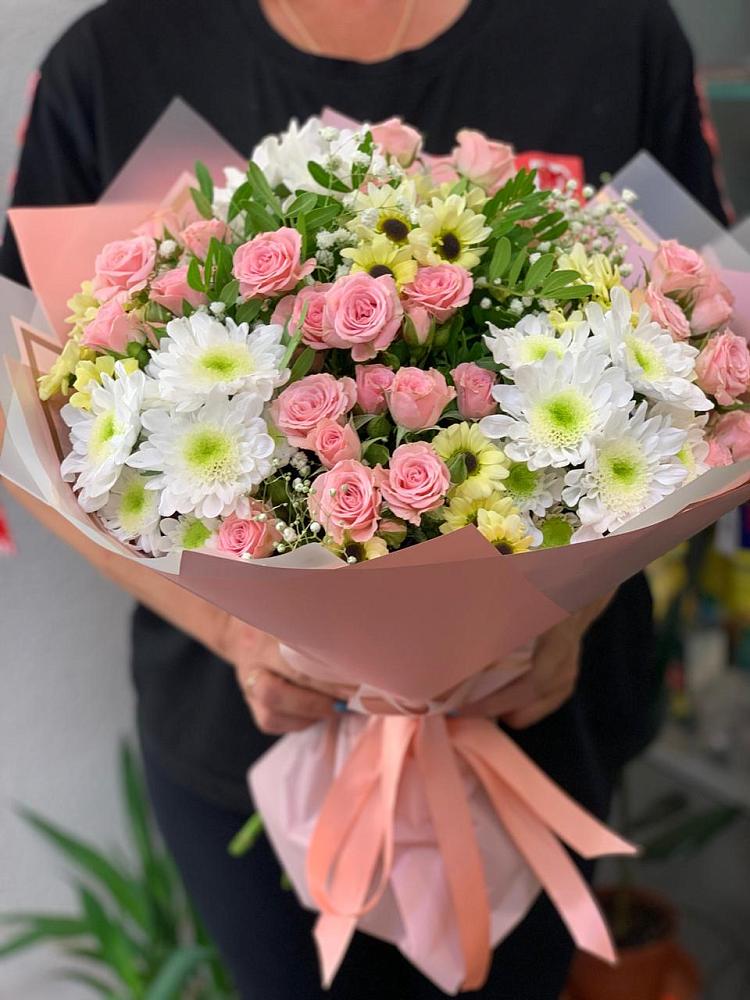 Букет цветов из: Розы и Хризантемы в Каргинской