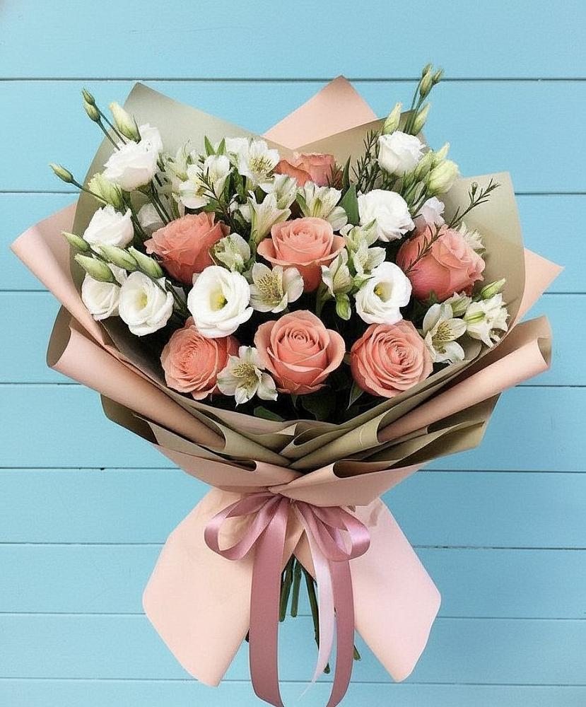 Букет цветов из: Розы, Альстромерии и Лизиантусы в Каргинской