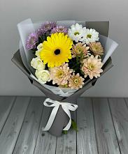 Букет цветов из:  Розы, Герберы и Хризантемы в Каргинской