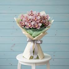 Букет цветов из:  Орхидеи и Розы #REPLACE_PRED# Каргинской