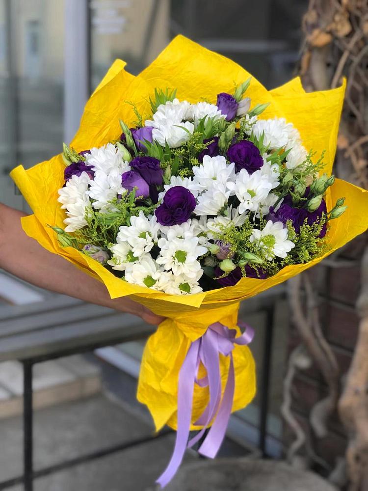 Букет цветов из: Ирисы, Хризантемы и Ромашки в Каргинской