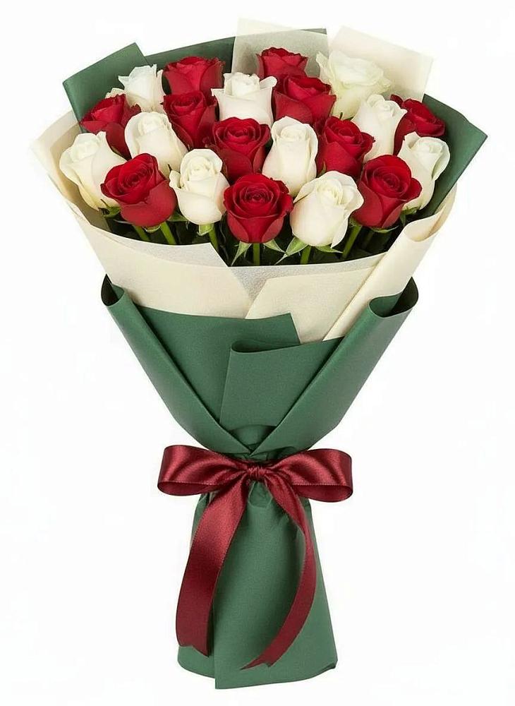 Букет Микс из красных и белых роз в Каргинской