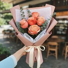 Букет цветов из:  Розы в Каргинской