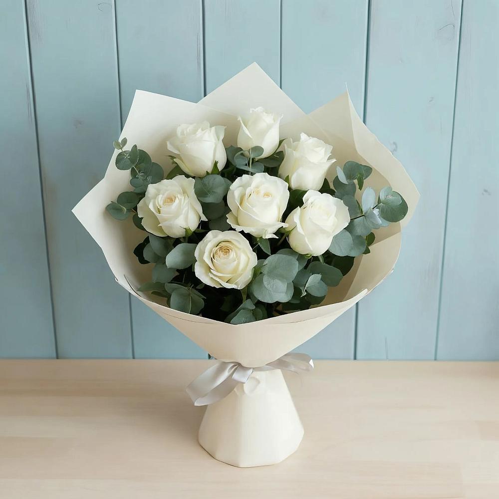 Букет Белые розы в Эвкалипте в Каргинской