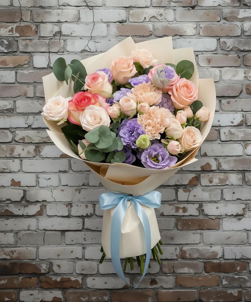 Букет цветов из: Розы, Лизиантусы и Гвоздики в Каргинской