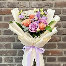 Букет цветов из:  Лизиантусы и Розы в Каргинской