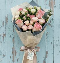 Букет цветов из:  Розы в Каргинской