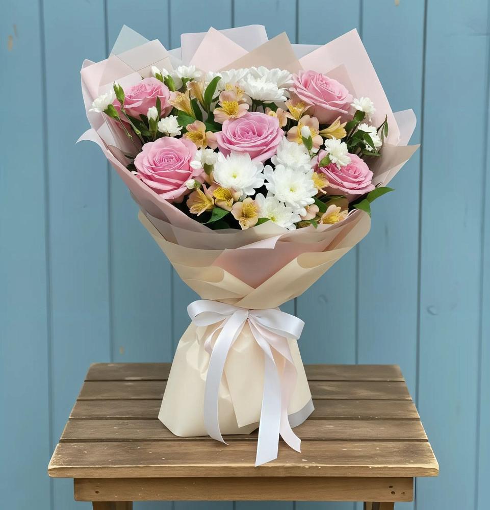 Букет цветов из: Гвоздики, Орхидеи и Розы в Каргинской