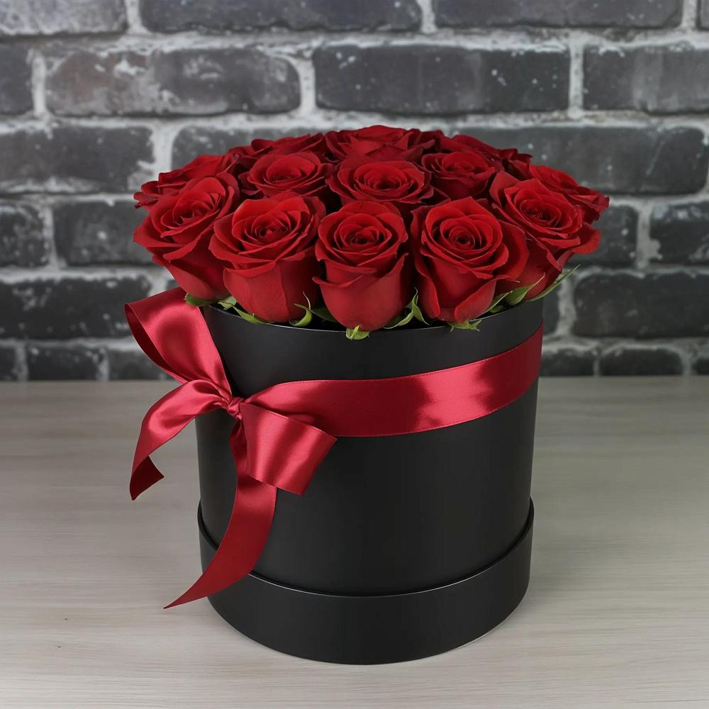 Цветочная композиция из Розы в шляпной коробке в Каргинской