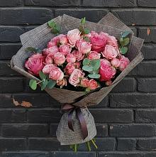 Букет цветов из:  Розы в Каргинской