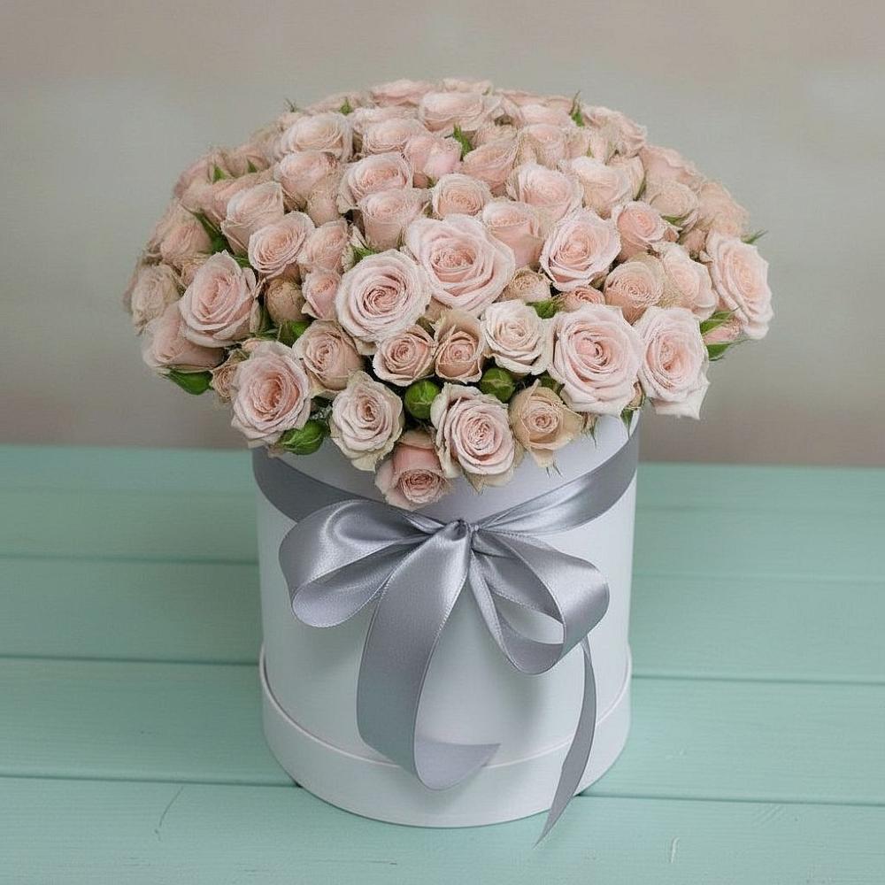 Цветочная композиция из Розы в шляпной коробке в Каргинской